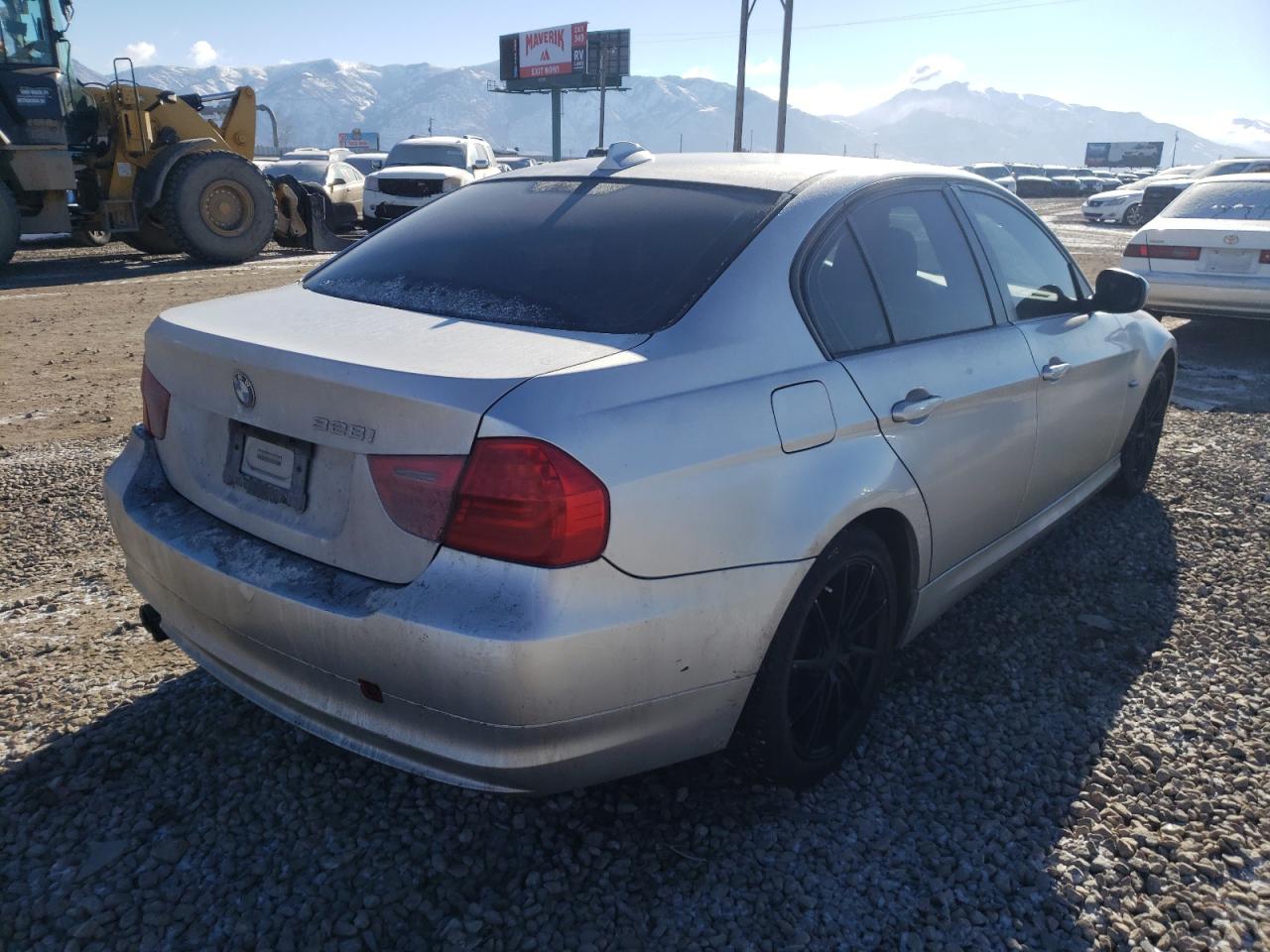 Photo 4 from auction – 2011 BMW 328 I SULE with VIN WBAPH5G58BNM73508