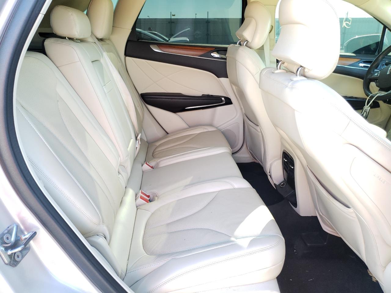 Photo 6 from auction – 2016 LINCOLN MKC RESERV with VIN 5LMCJ3C90GUJ27817