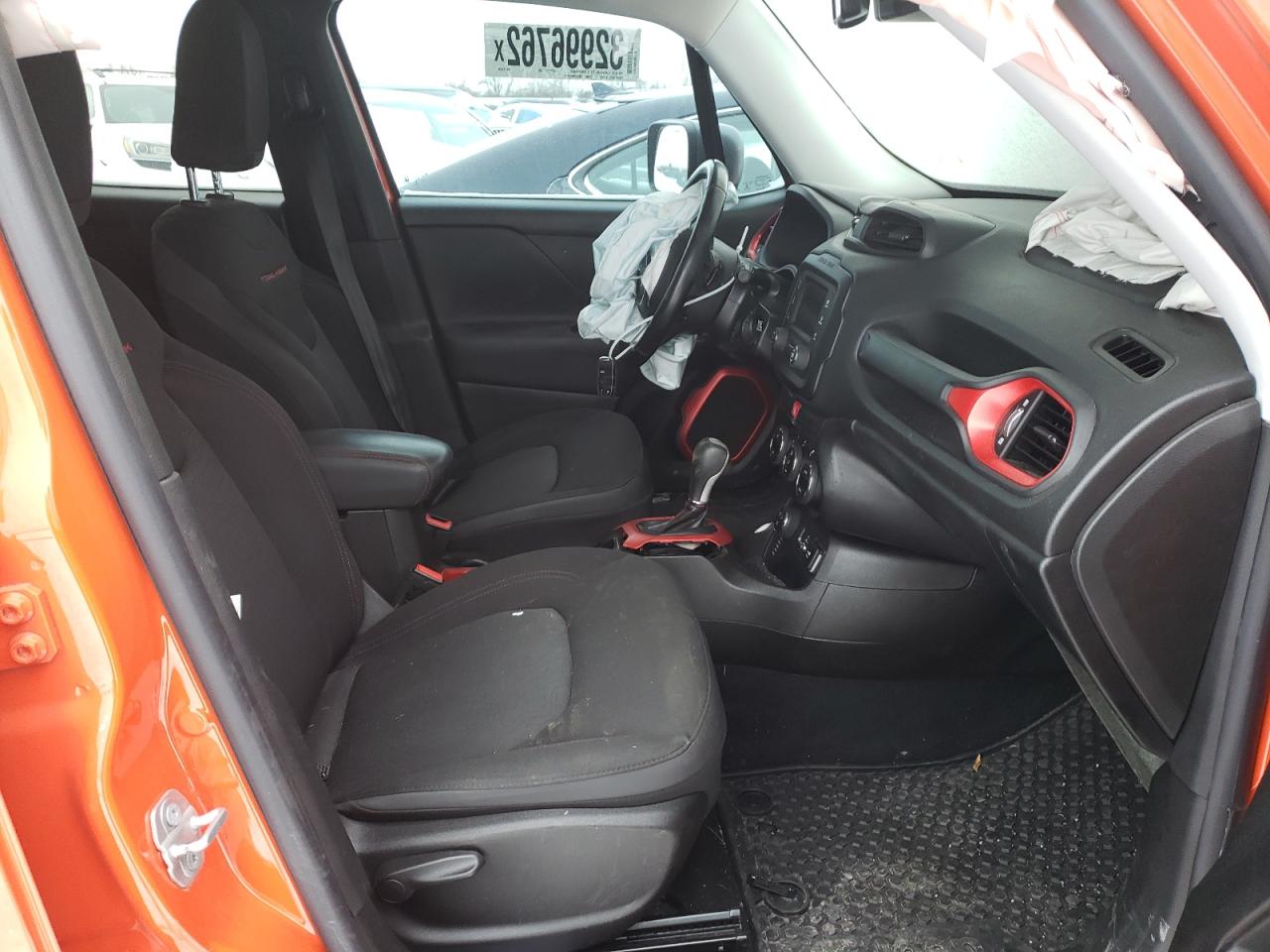 Photo 5 from auction – 2017 JEEP RENEGADE T with VIN ZACCJBCB5HPE41650