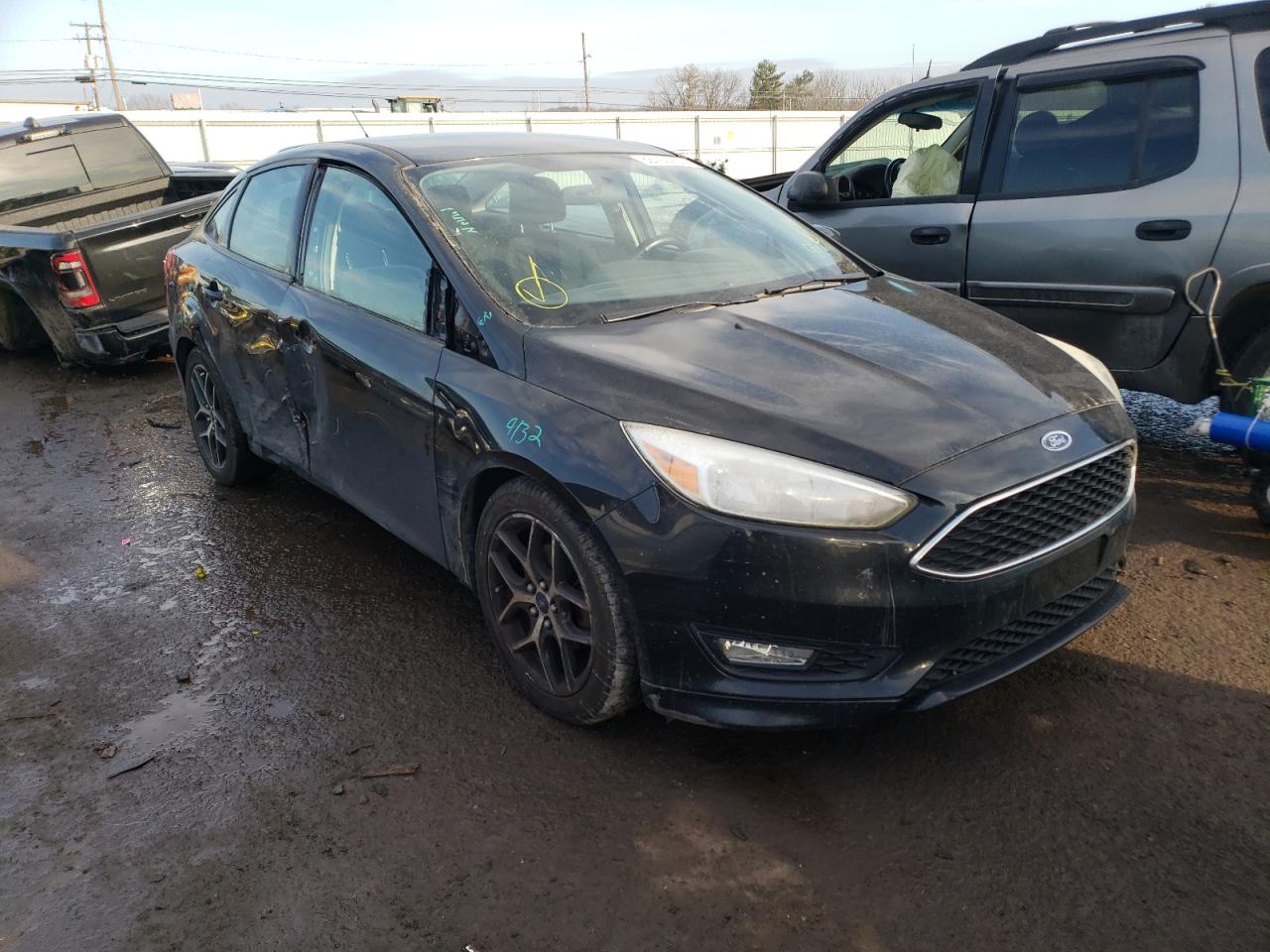 FORD FOCUS SE 2015 with VIN 1FADP3F25FL252136 - Photo from auction