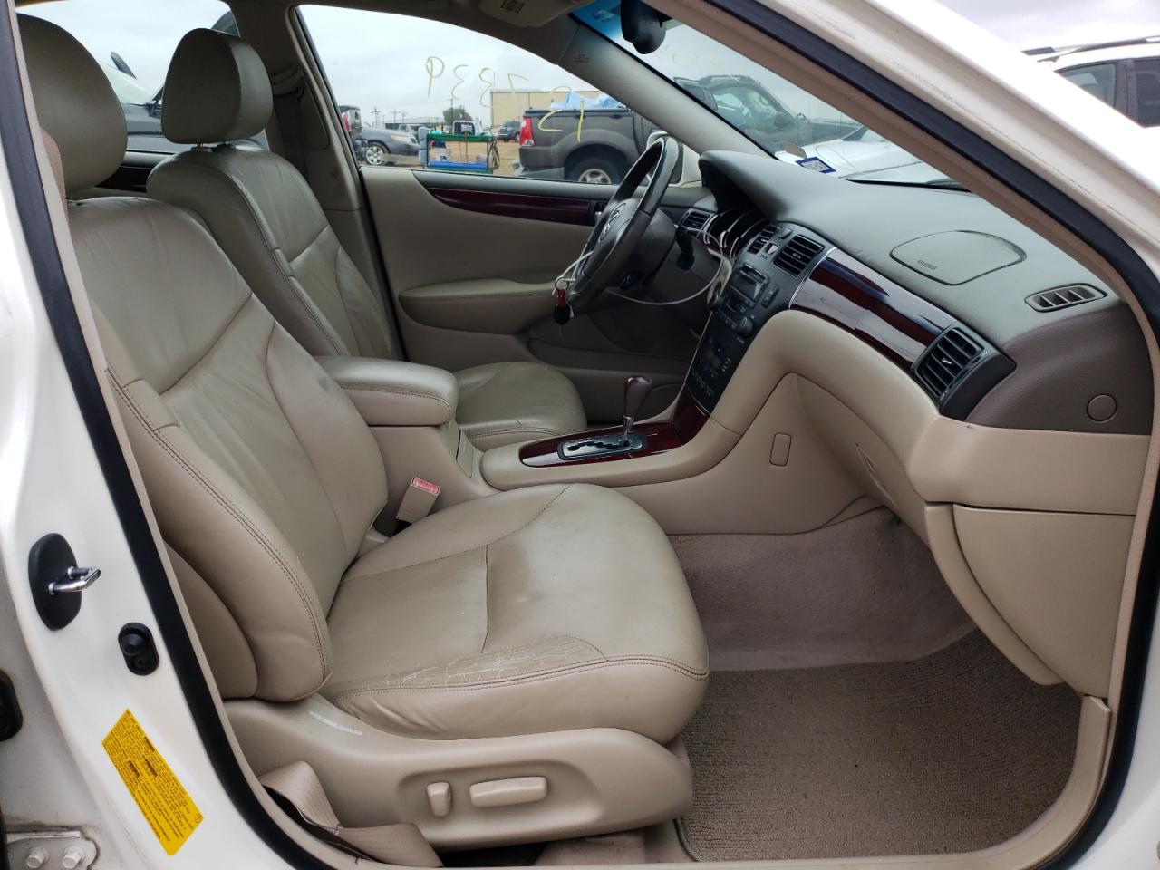 Photo 5 from auction – 2002 LEXUS ES 300 with VIN JTHBF30G920029939