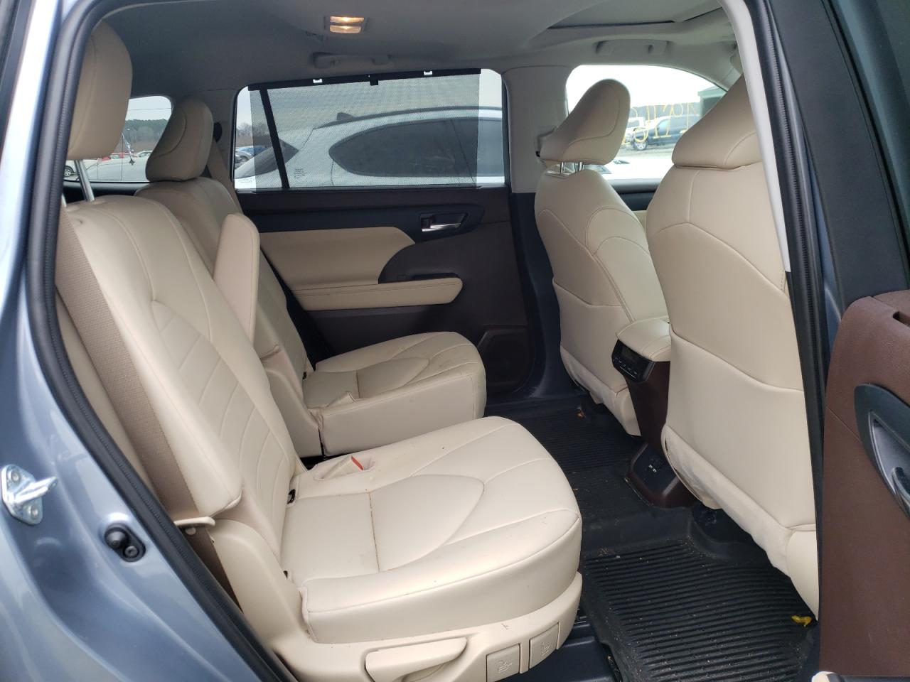 Photo 6 from auction – 2020 TOYOTA HIGHLANDER with VIN 5TDGZRAH8LS011939