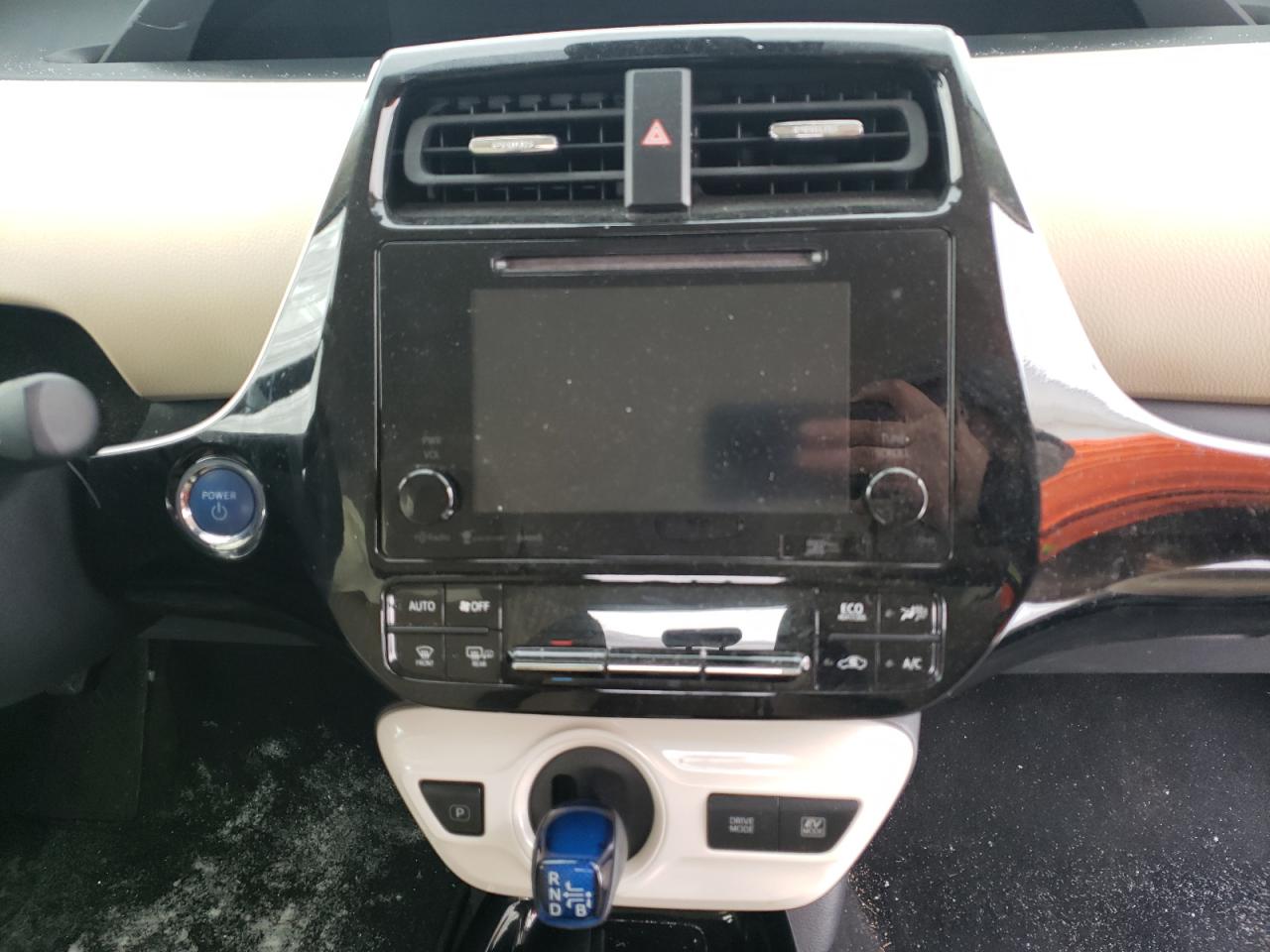 Photo 9 from auction – 2017 TOYOTA PRIUS with VIN JTDKARFU8H3041684