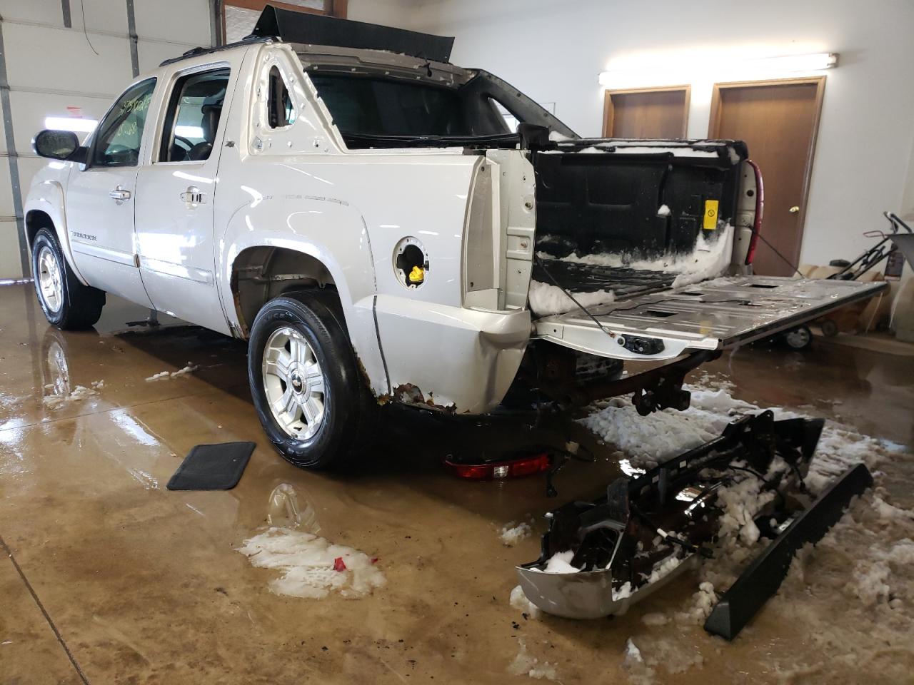 Photo 3 from auction – 2007 CHEVROLET AVALANCHE with VIN 3GNFK12377G260264