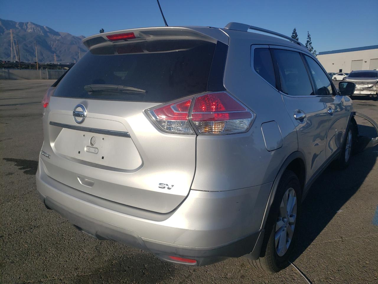Photo 4 from auction – 2016 NISSAN ROGUE S with VIN KNMAT2MT1GP708772