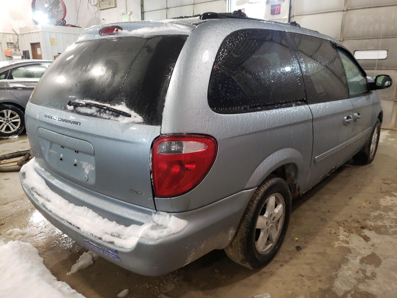 Foto 4 de la subasta – 2005 DODGE GRAND CARA con VIN 2D4GP44L85R477376