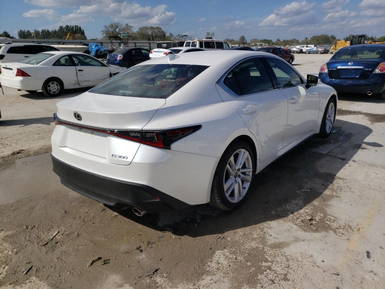 Photo 4 from auction – 2021 LEXUS IS 300 with VIN JTHAA1D25M5111184