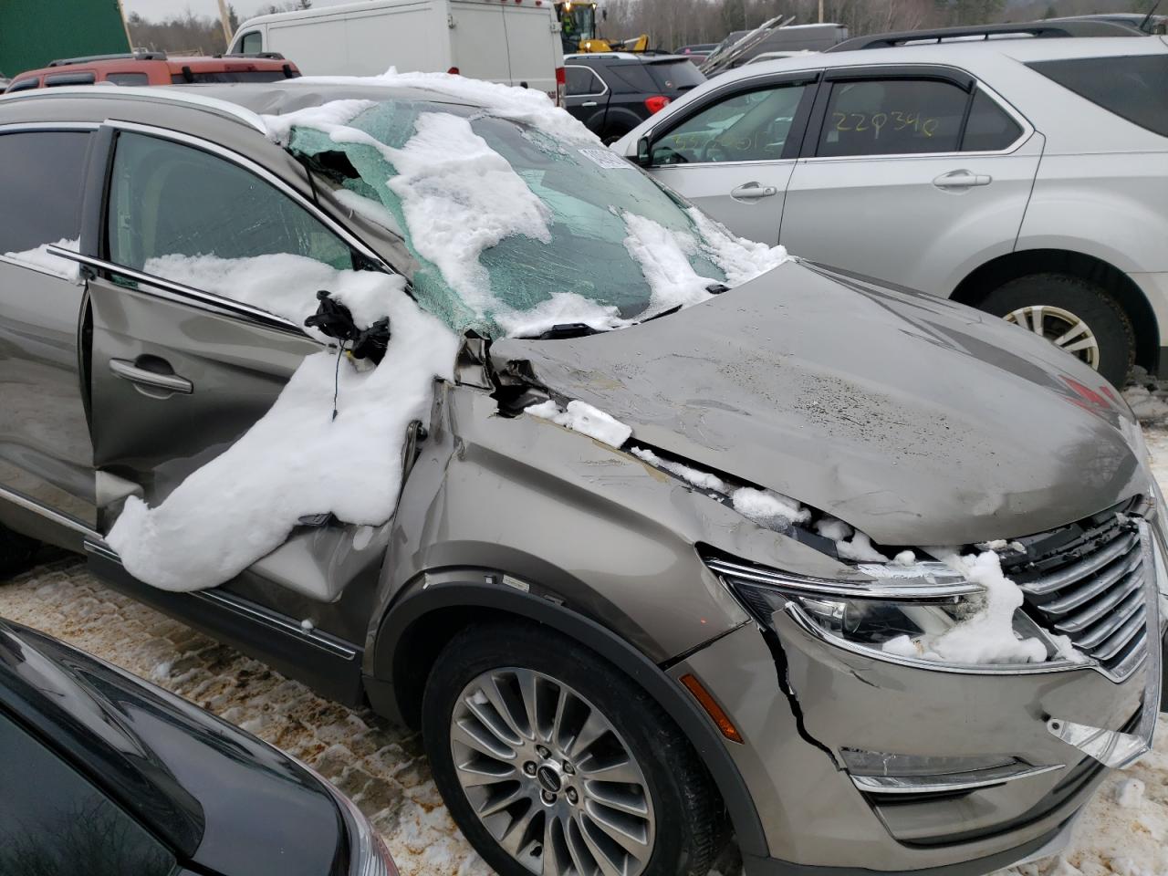 Photo 9 from auction – 2016 LINCOLN MKC RESERV with VIN 5LMCJ3D96GUJ29845