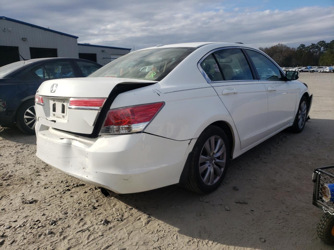Photo 4 from auction – 2012 HONDA ACCORD EXL with VIN 1HGCP2F83CA111062