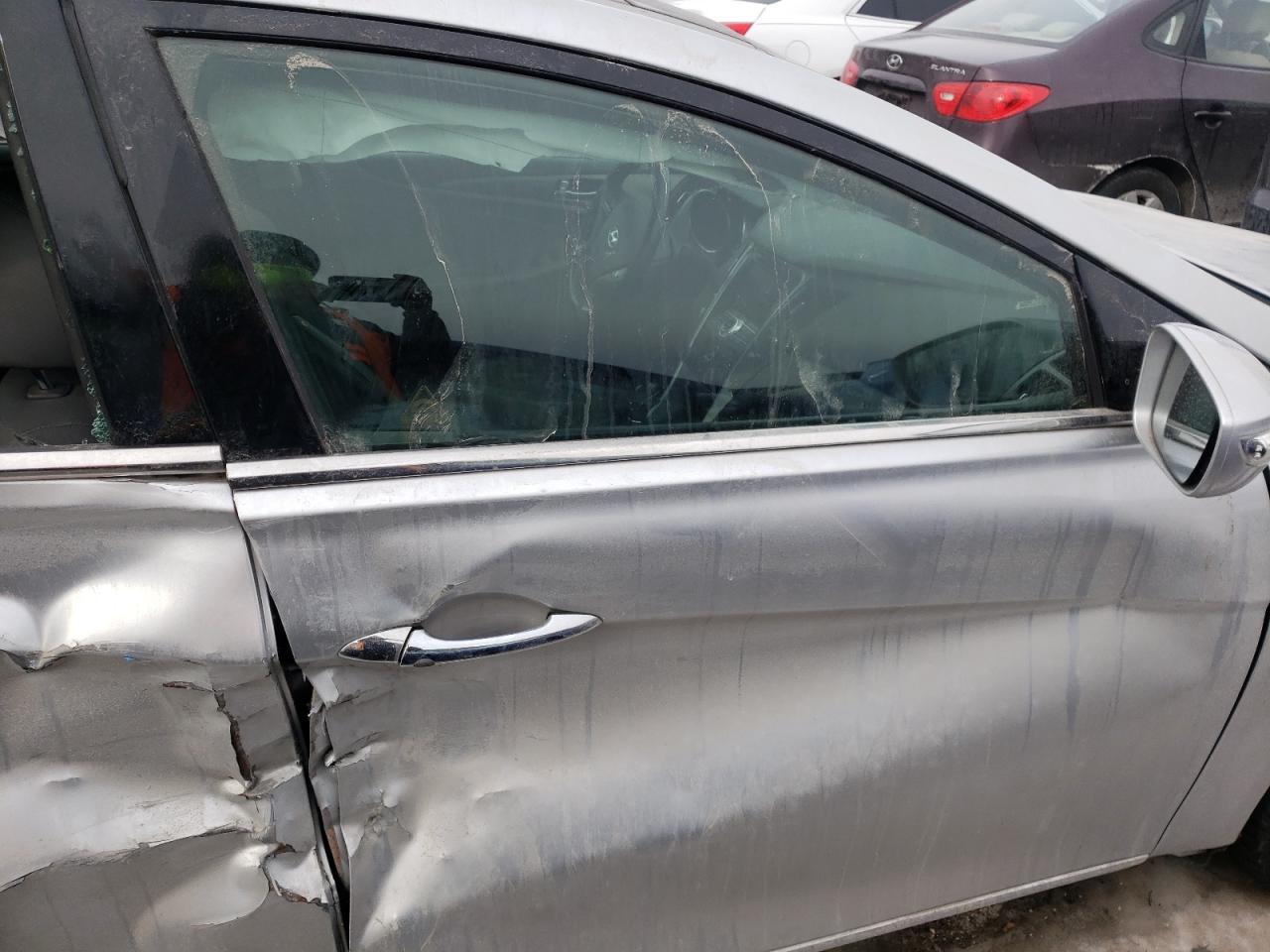 Photo 5 from auction – 2014 HYUNDAI SONATA HYB with VIN KMHEC4A43EA106123