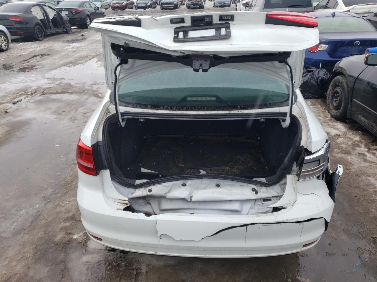 Photo 9 from auction – 2015 VOLKSWAGEN JETTA BASE with VIN 3VW2K7AJ9FM270074