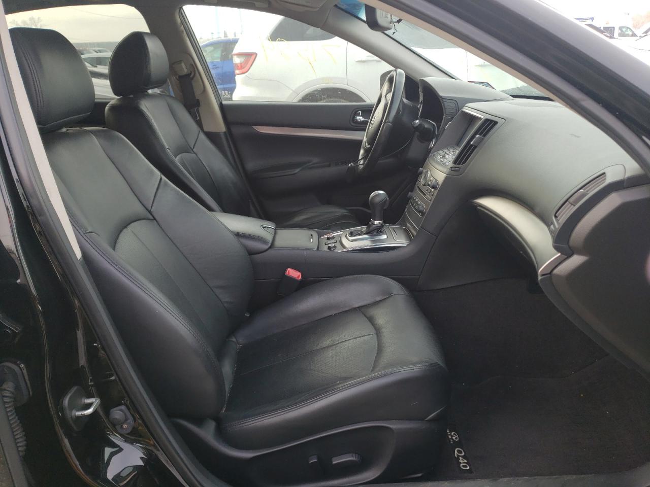 Photo 5 from auction – 2015 INFINITI Q40 with VIN JN1CV6AR2FM523331