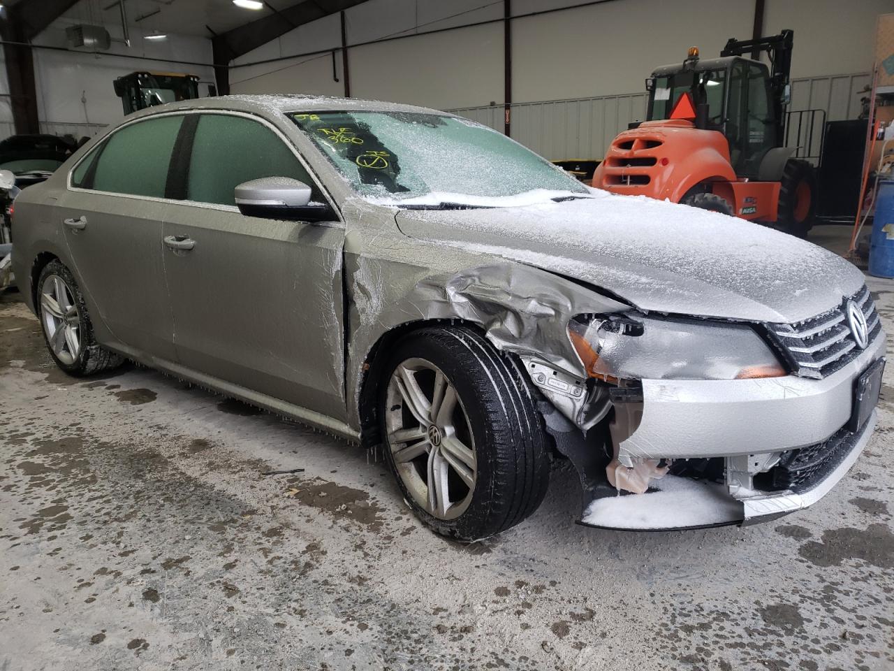 VOLKSWAGEN PASSAT SE 2014 with VIN 1VWBS7A33EC069711 - Photo from auction