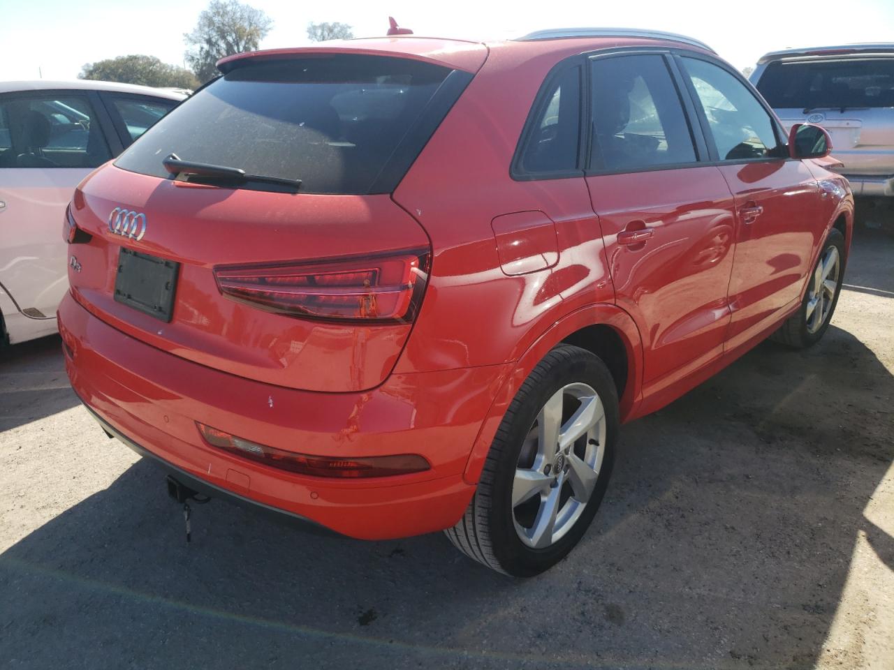 Photo 4 from auction – 2018 AUDI Q3 PREMIUM with VIN WA1BCCFS0JR028494