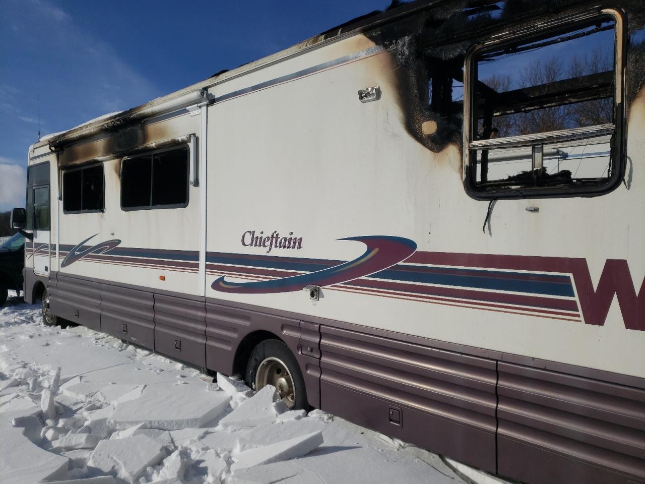Photo 3 from auction – 1999 WINNEBAGO CHIEFTAIN with VIN 3FCNF53S1XJA30308