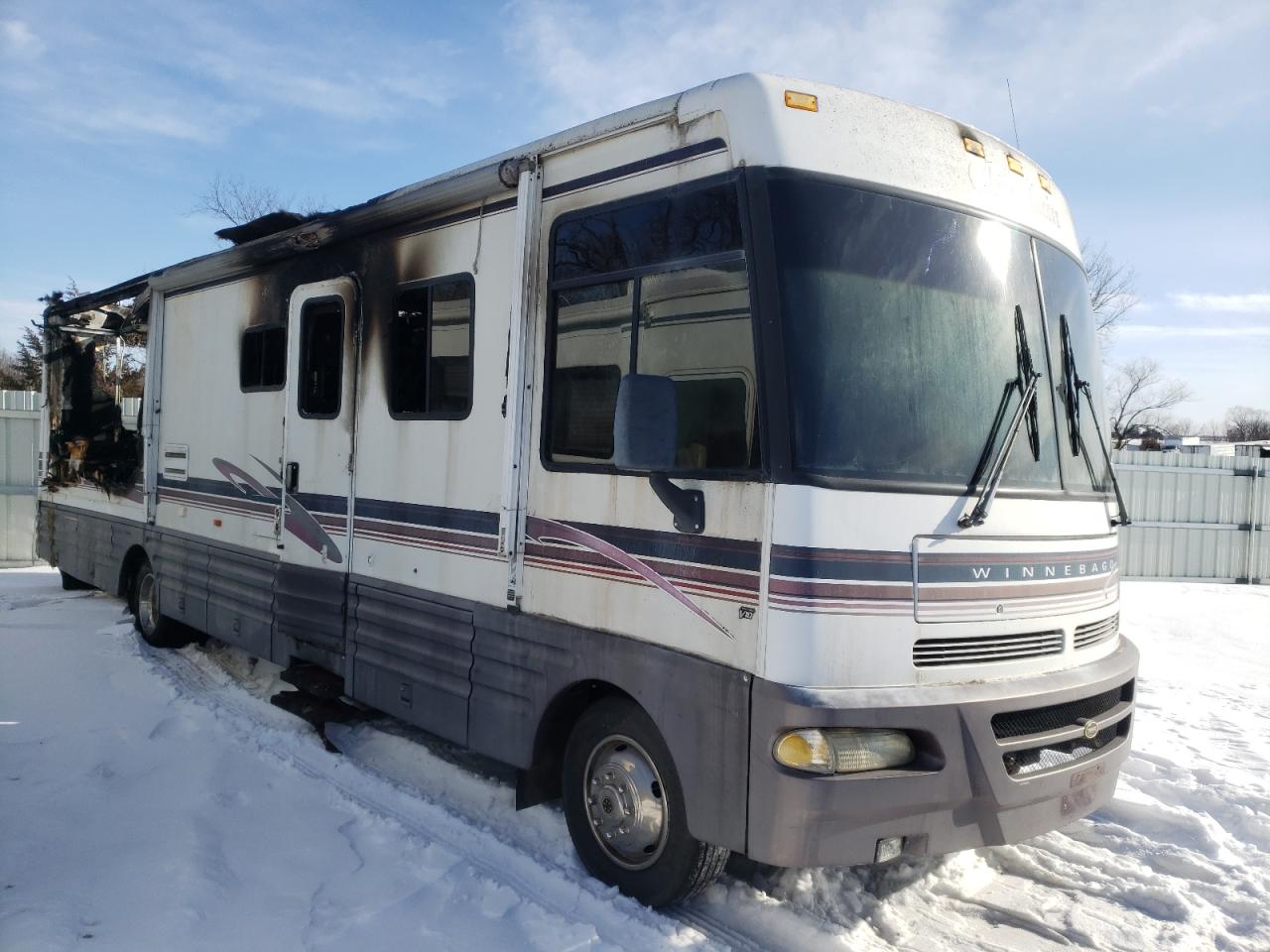 WINNEBAGO CHIEFTAIN 1999 مع رقم تعريف المركبة 3FCNF53S1XJA30308 - صورة من المزاد