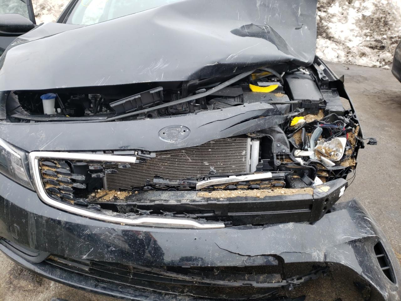 Photo 7 from auction – 2018 KIA FORTE LX with VIN 3KPFL4A72JE172625
