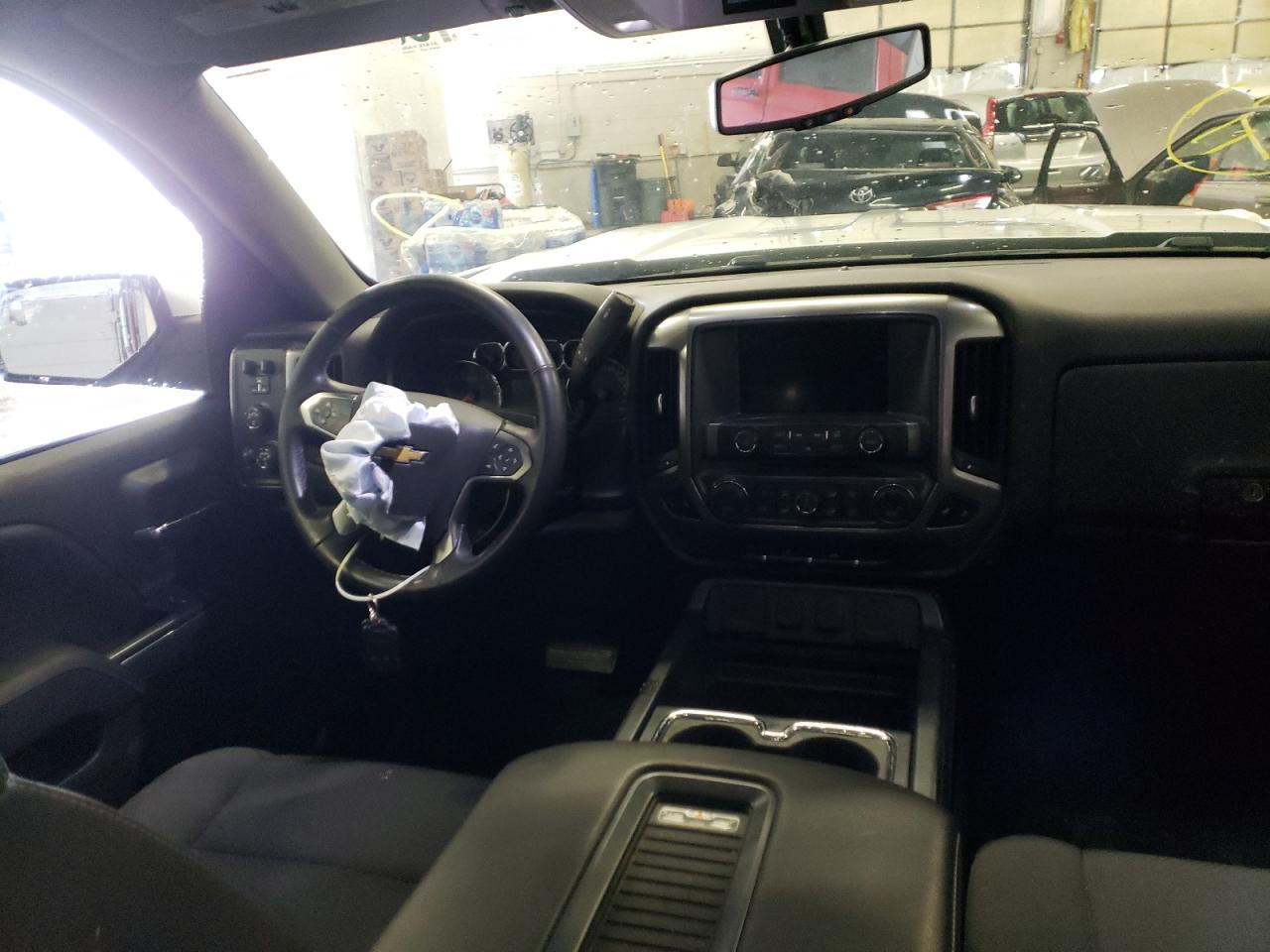 Photo 9 from auction – 2017 CHEVROLET SILVERADO with VIN 3GCUKREC9HG206430