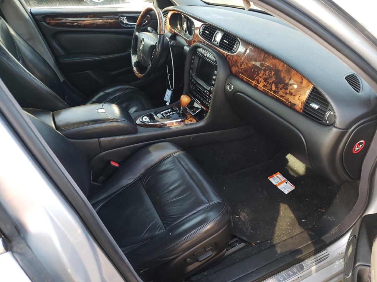 Photo 5 from auction – 2005 JAGUAR SUPER V8 with VIN SAJWA82B85TG34610