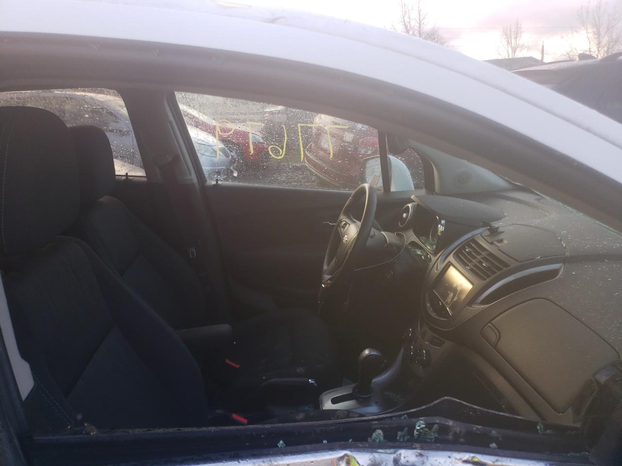 Photo 5 from auction – 2015 CHEVROLET TRAX 1LT with VIN 3GNCJLSB4FL240701