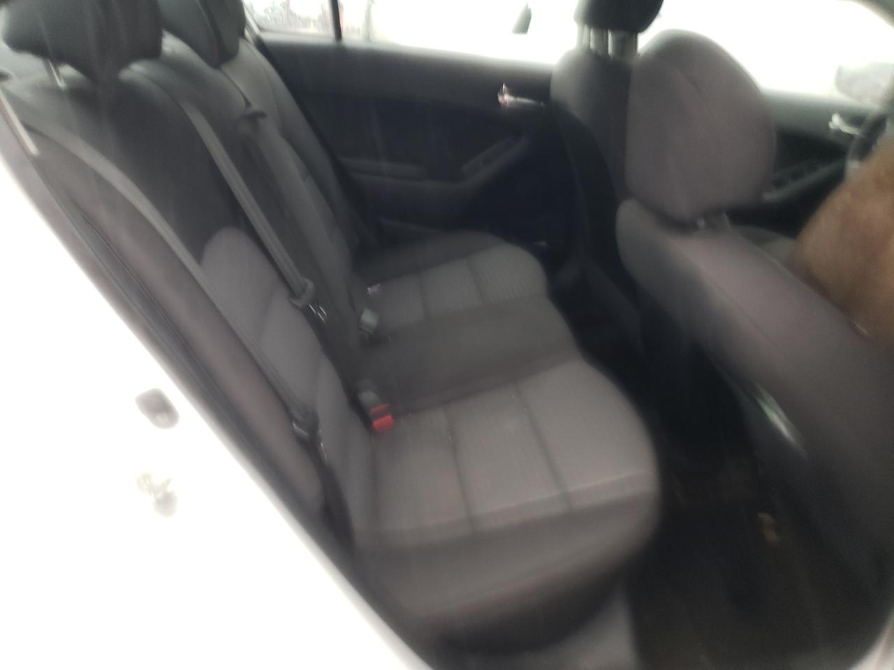 Photo 5 from auction – 2016 KIA FORTE LX with VIN KNAFX4A60G5516515
