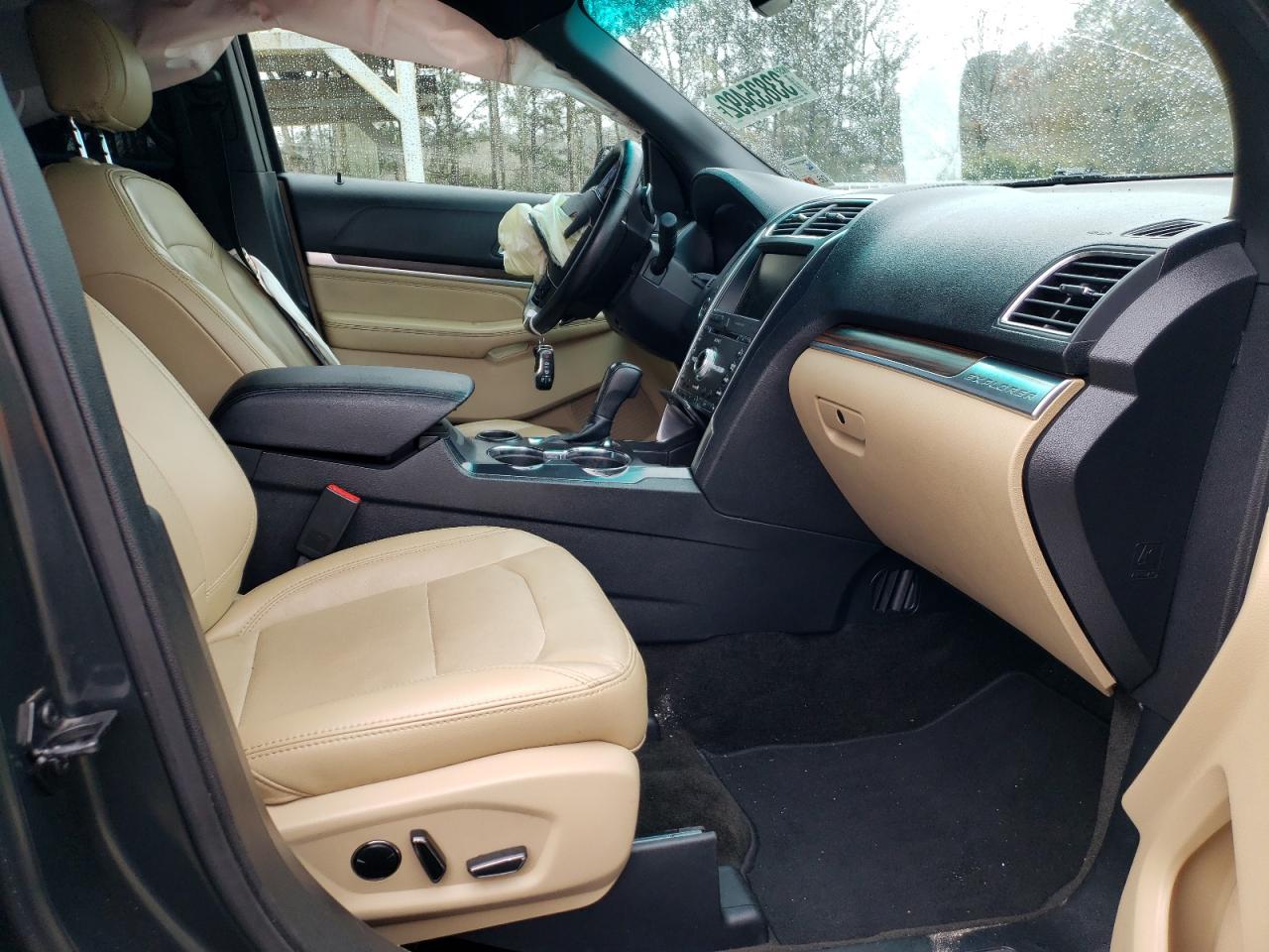 Photo 5 from auction – 2016 FORD EXPLORER L with VIN 1FM5K7F80GGB88313