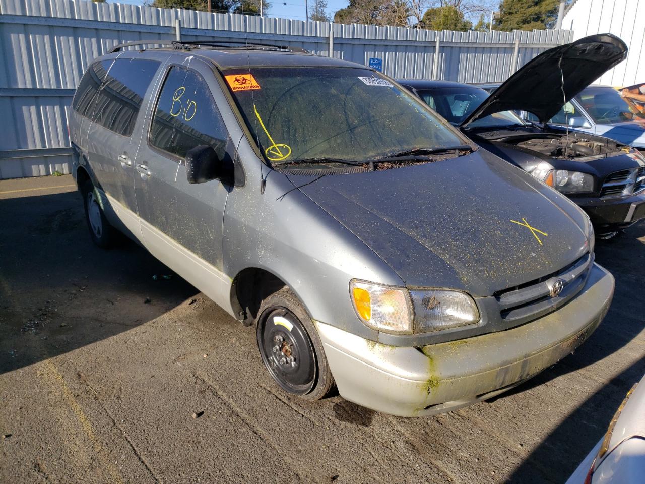 Photo 1 from auction – 2000 TOYOTA SIENNA LE with VIN 4T3ZF13C6YU179279