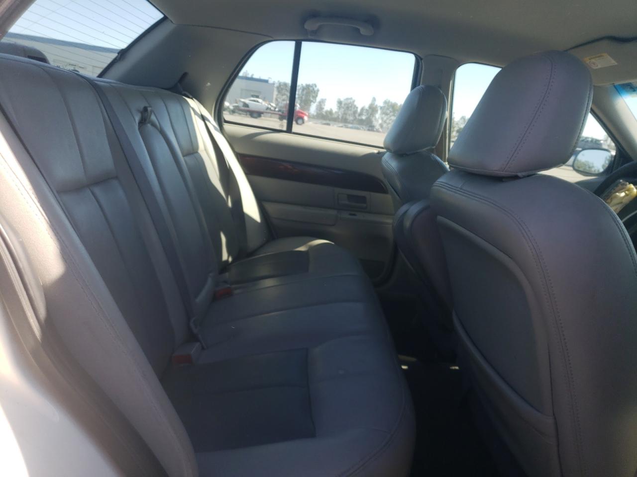 Photo 6 from auction – 2003 MERCURY GRAND MARQ with VIN 2MEFM74W83X685083