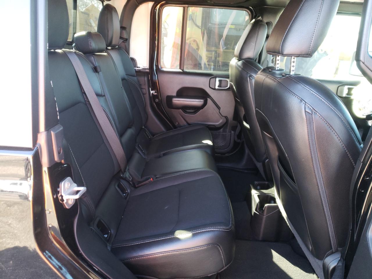 Photo 6 from auction – 2021 JEEP GLADIATOR with VIN 1C6HJTAG4ML561388