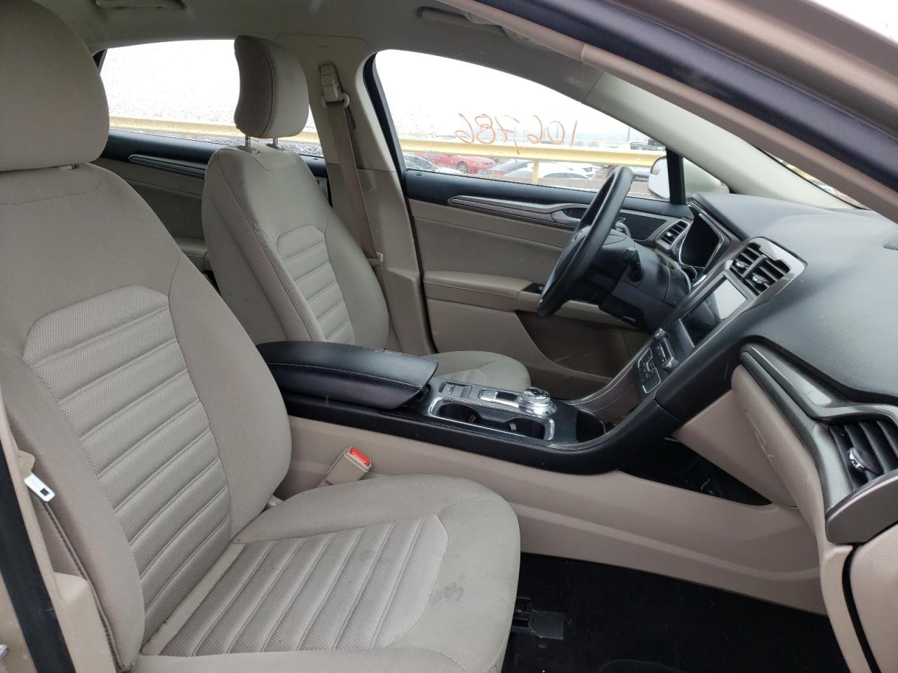 Photo 5 from auction – 2017 FORD FUSION SE with VIN 3FA6P0H72HR229014
