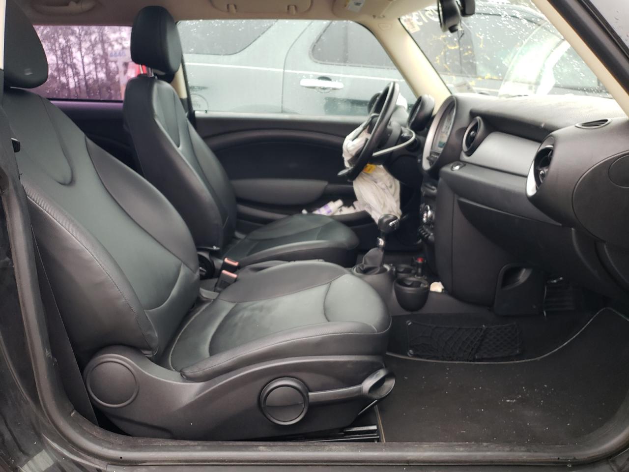 Photo 5 from auction – 2011 MINI COOPER with VIN WMWSU3C5XBT095557