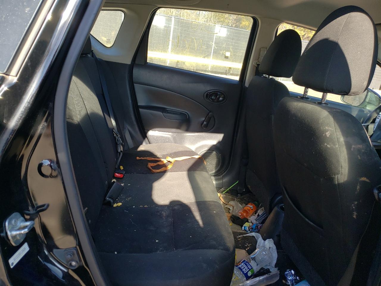 Photo 6 from auction – 2015 NISSAN VERSA NOTE with VIN 3N1CE2CP0FL396206