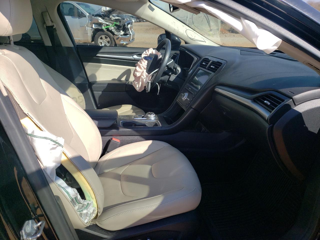 Photo 5 from auction – 2017 FORD FUSION TIT with VIN 3FA6P0RU2HR267220