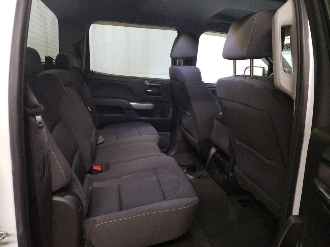Photo 6 from auction – 2018 CHEVROLET SILVERADO with VIN 3GCUKREC8JG135159