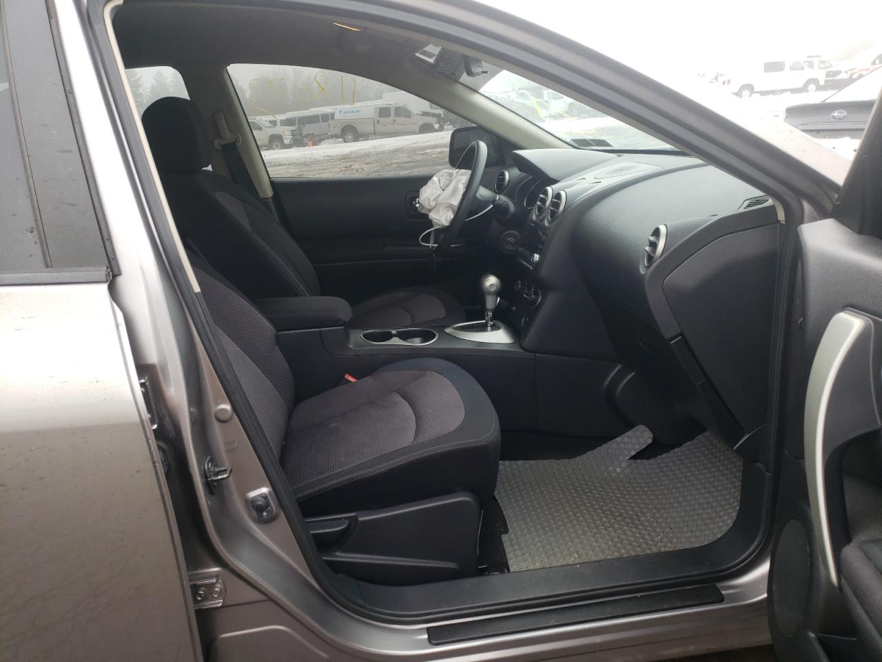 Photo 5 from auction – 2011 NISSAN ROGUE S with VIN JN8AS5MV6BW685739