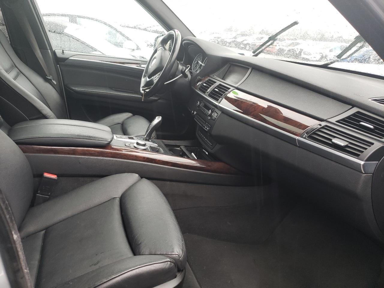 Photo 5 from auction – 2009 BMW X5 XDRIVE4 with VIN 5UXFE835X9L170958