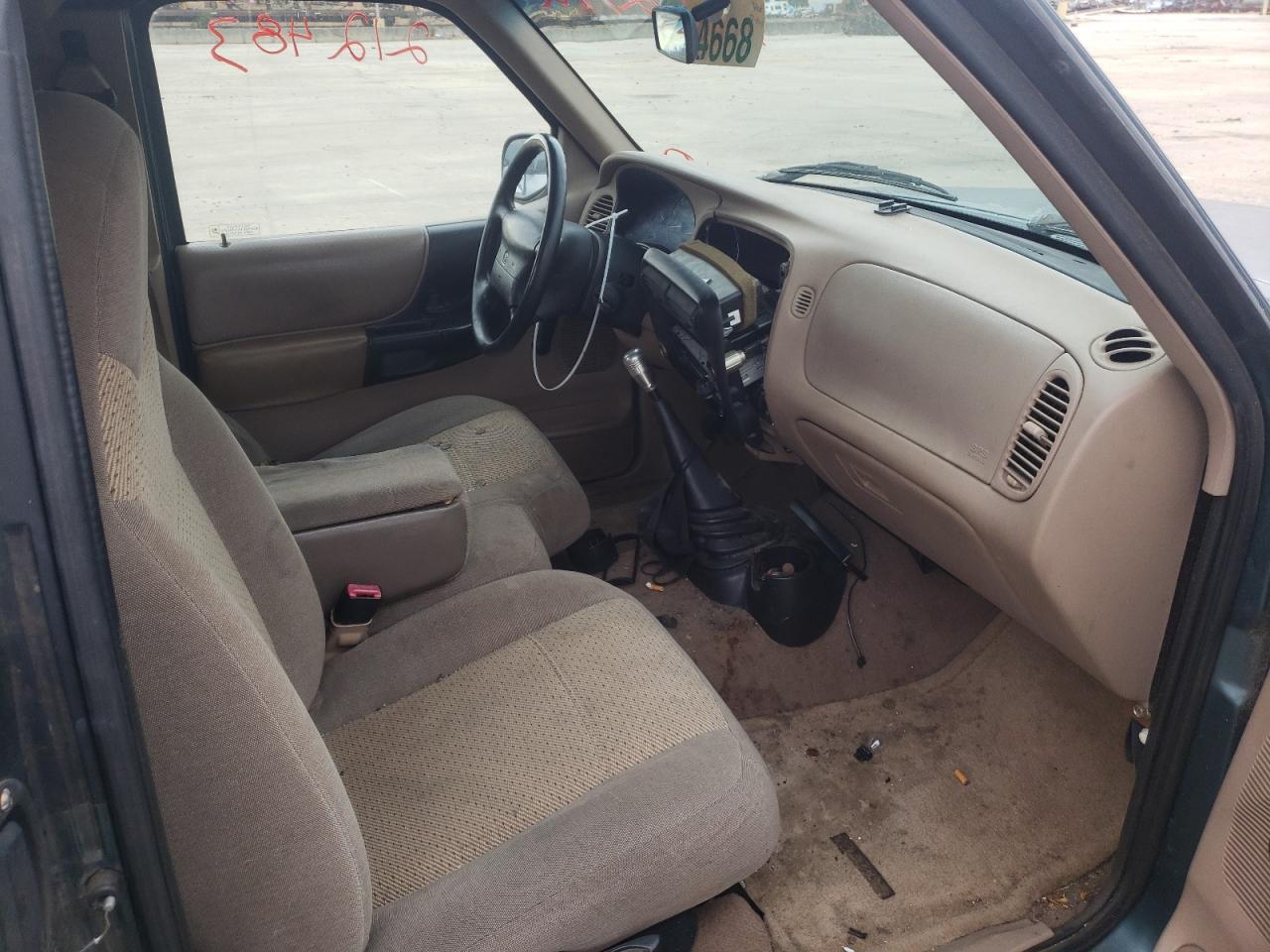 Photo 5 from auction – 1998 MAZDA B2500 with VIN 4F4YR16C9WTM48672