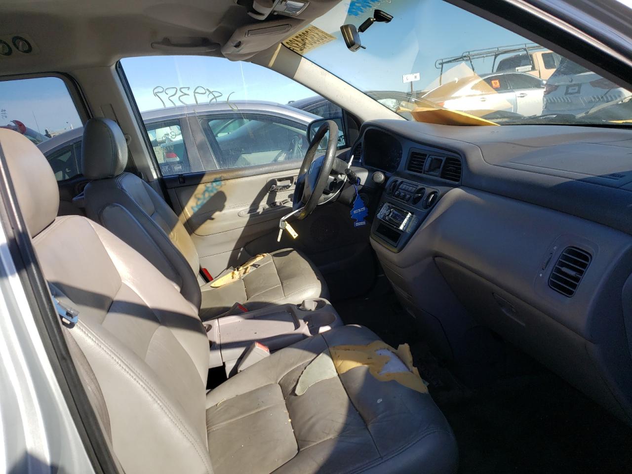 Photo 5 from auction – 2004 HONDA ODYSSEY LX with VIN 5FNRL18594B011641