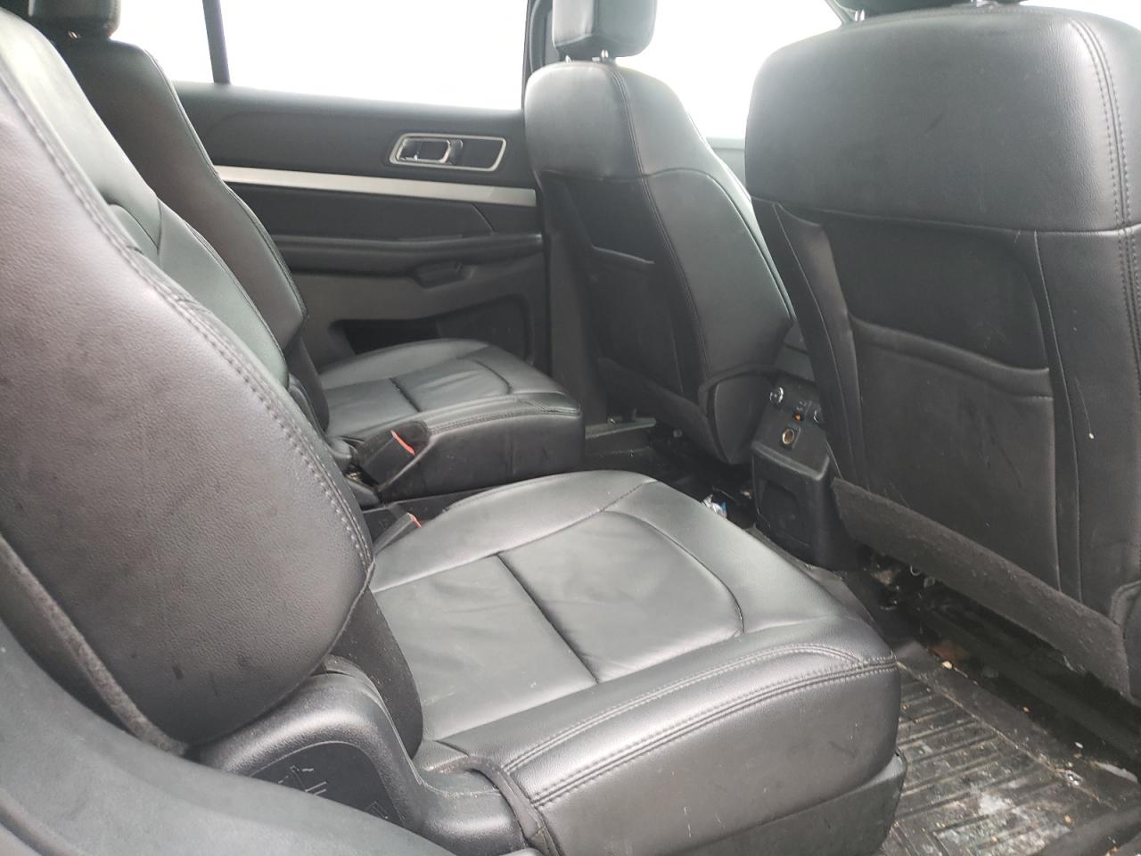 Photo 6 from auction – 2017 FORD EXPLORER X with VIN 1FM5K8D88HGB86254