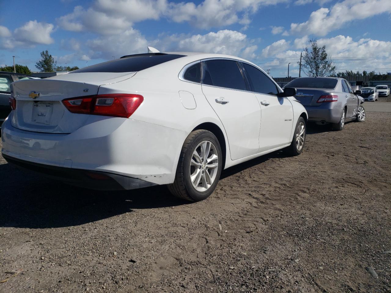 Photo 4 from auction – 2016 CHEVROLET MALIBU LT with VIN 1G1ZE5ST0GF279009