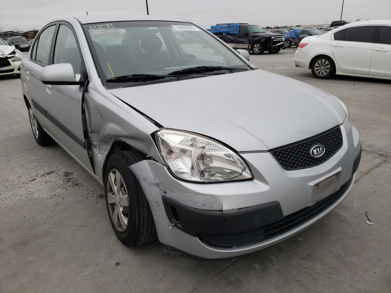 KIA RIO BASE 2008 with VIN KNADE123X86396458 - Photo from auction