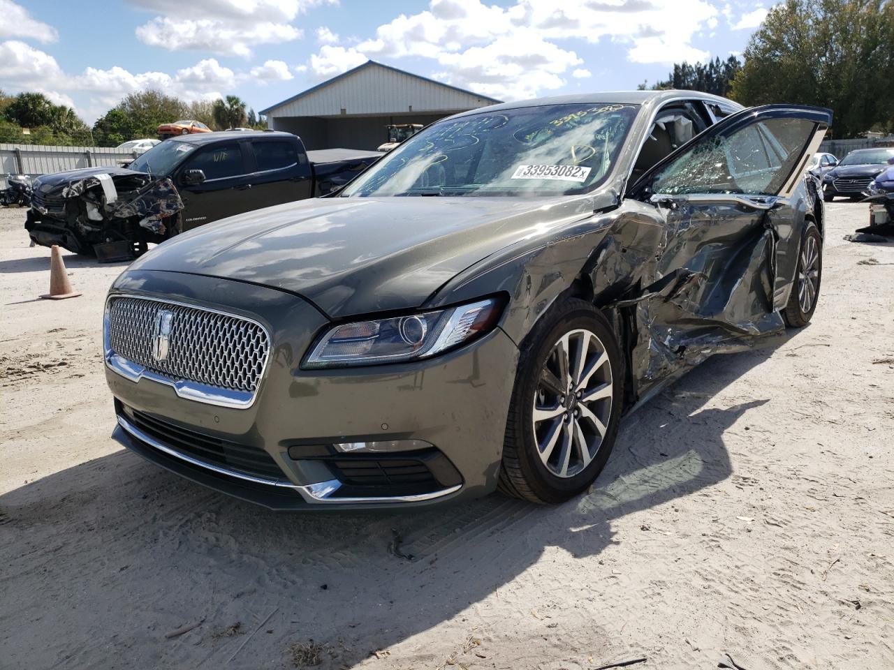 Photo 2 from auction – 2017 LINCOLN CONTINENTA with VIN 1LN6L9PK1H5606835