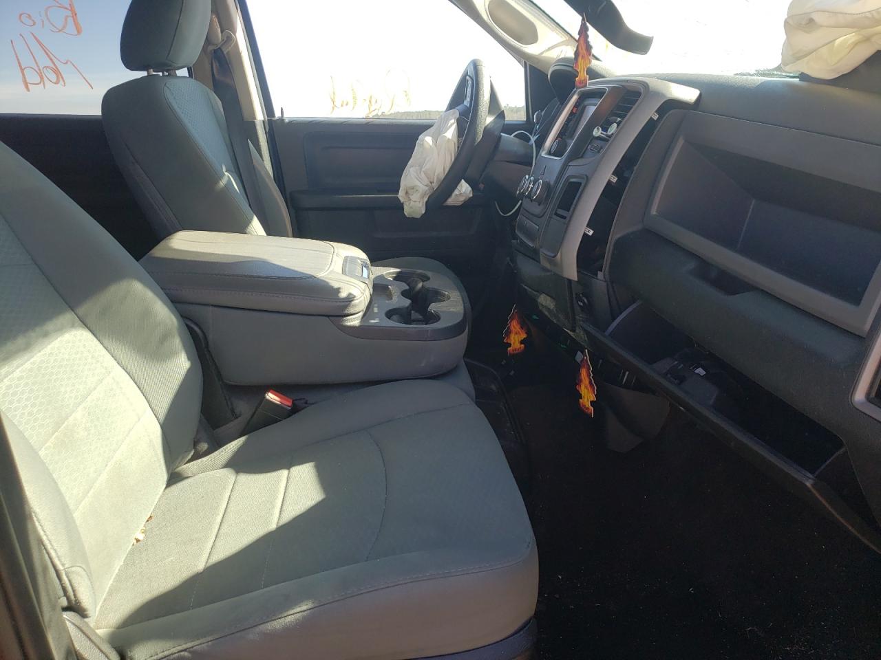Фото 5 с аукциона – 2016 RAM 1500 ST с VIN 1C6RR6ST5GS268040