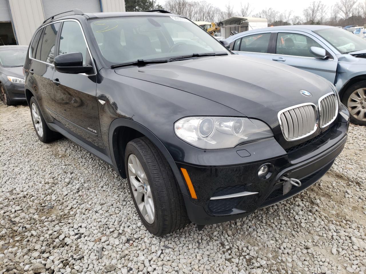 BMW X5 XDRIVE3 2013 with VIN 5UXZV4C58D0E03397 - Photo from auction