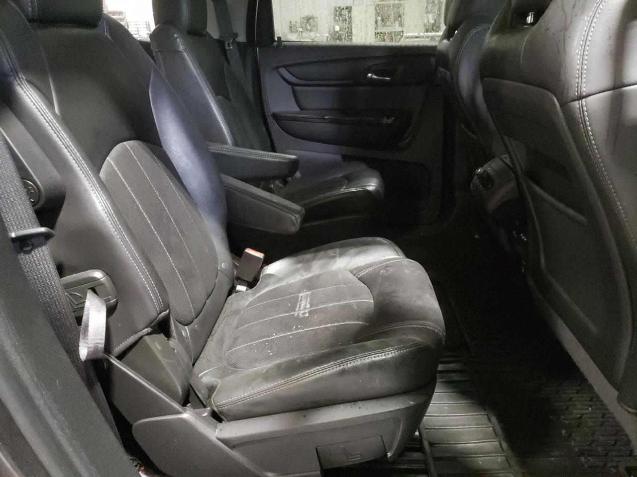 Photo 6 from auction – 2016 CHEVROLET TRAVERSE L with VIN 1GNKVJKD9GJ343949