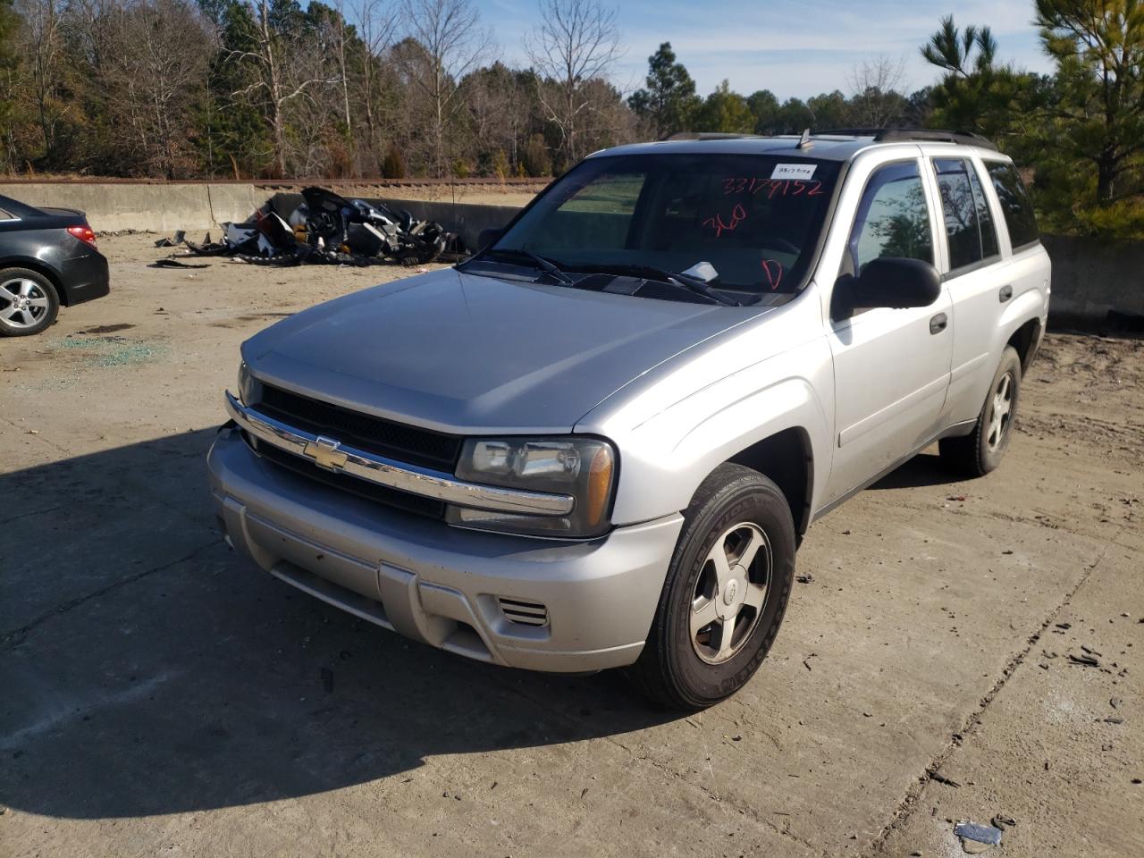Photo 2 from auction – 2006 CHEVROLET TRAILBLAZE with VIN 1GNDS13S462228585
