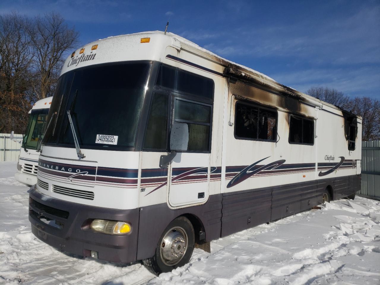 Photo 2 from auction – 1999 WINNEBAGO CHIEFTAIN with VIN 3FCNF53S1XJA30308