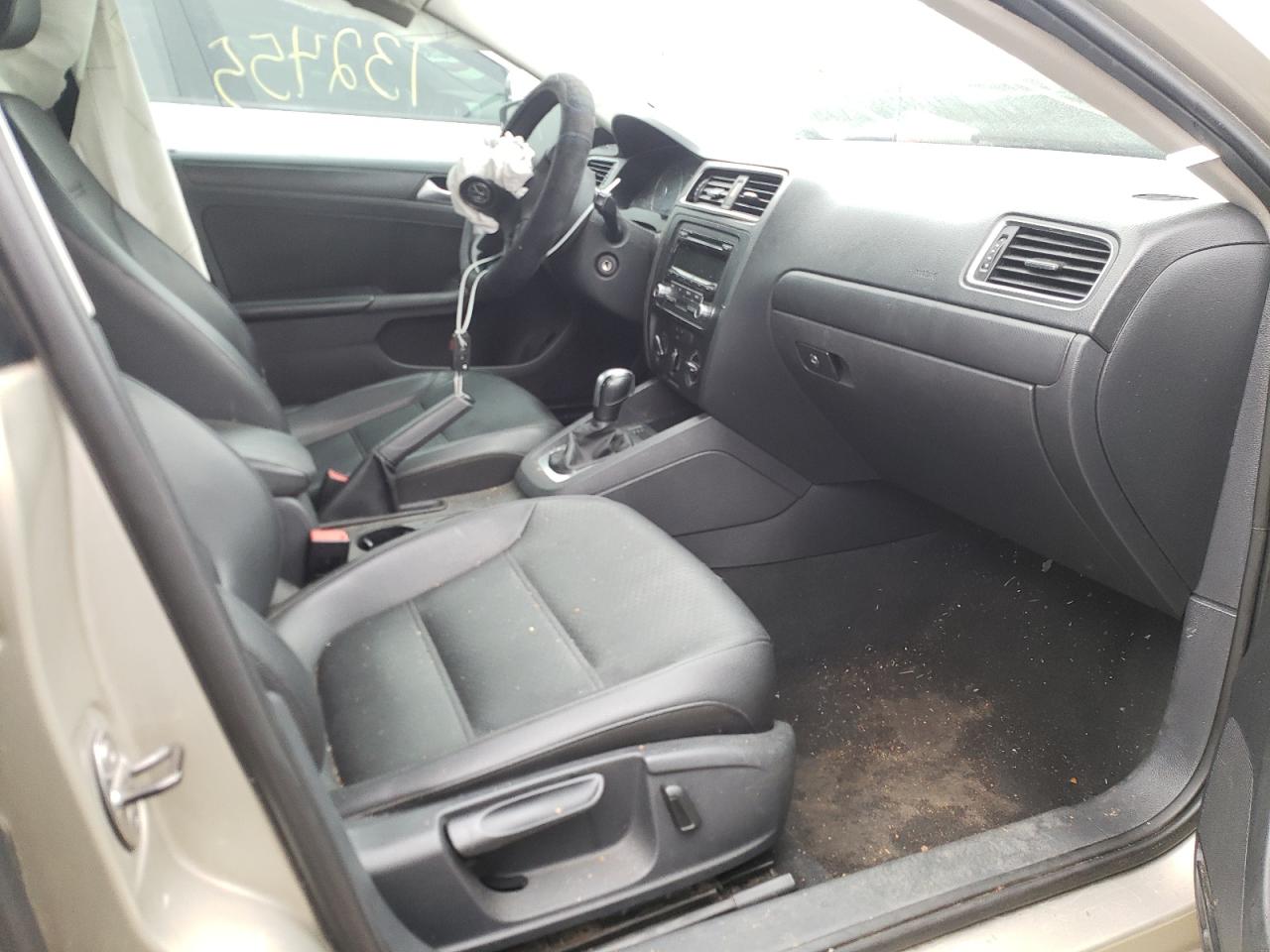 Photo 5 from auction – 2014 VOLKSWAGEN JETTA SE with VIN 3VWD17AJXEM246750