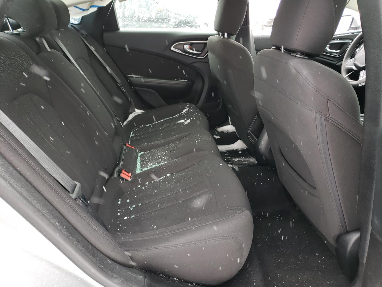Photo 6 from auction – 2015 CHRYSLER 200 LIMITE with VIN 1C3CCCAB8FN632864