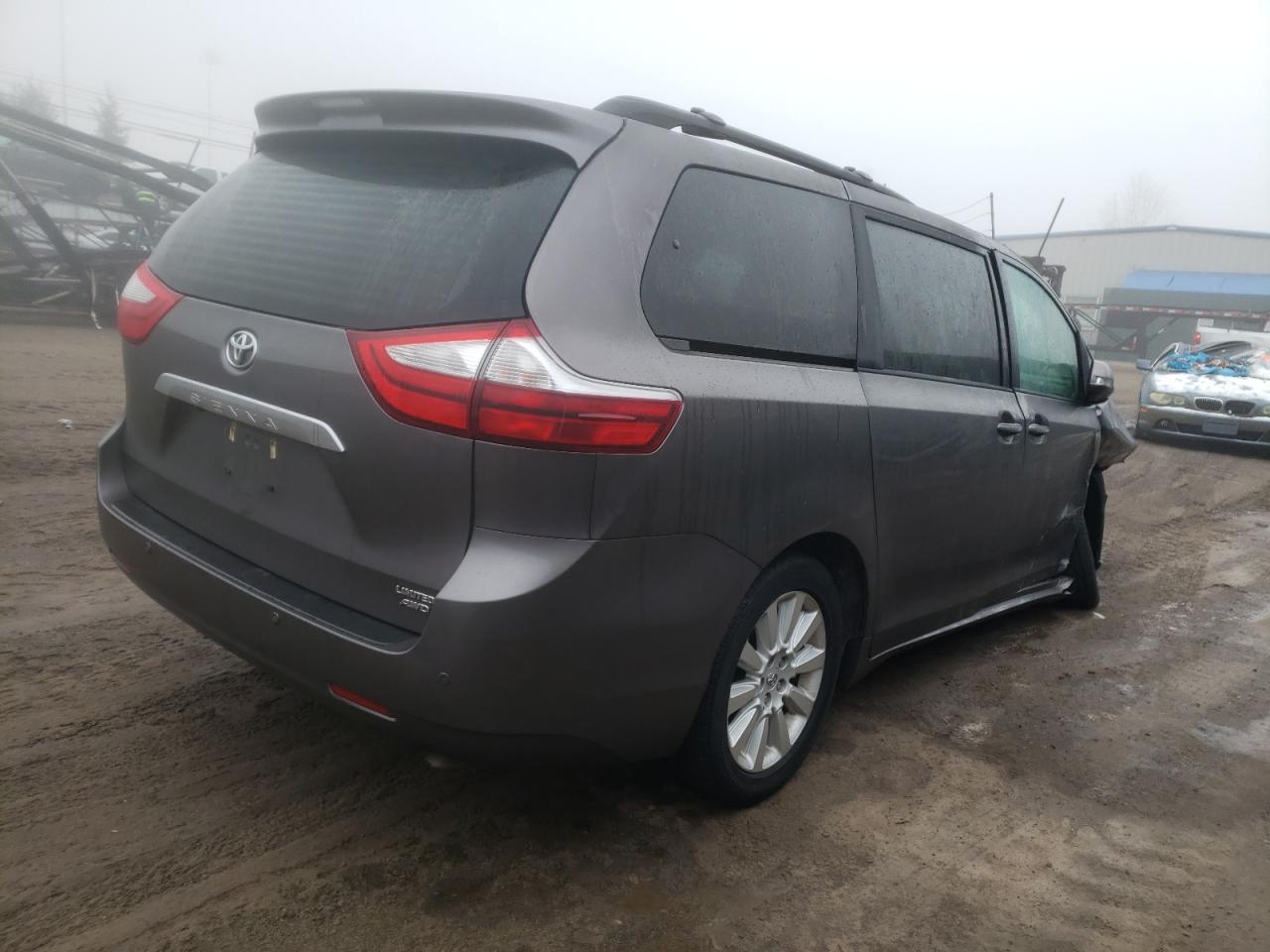 Photo 4 from auction – 2015 TOYOTA SIENNA XLE with VIN 5TDDK3DC3FS109284